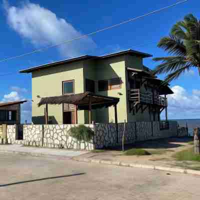 Impeccable 4-bedroom Beach House With a Great View Hotel Exterior