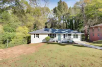 Atlanta Apartment with Grill 7 Mi to Downtown!