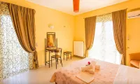 Villa Christine - Maisonettes with Fireplace Hotel a Agii Apostoli
