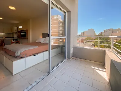 Charming Nordic Studio in Villa Pueyrredon: Your Home in Buenos Aires リニエルス駅周辺のホテル