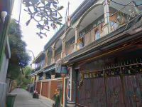 The Reinhold Guesthouse Bali Hotel dekat Toko Emas