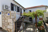 Apartments Katica Hotel in zona Velika Raduca beach