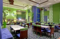 Holiday Inn Express & Suites Orlando - Apopka Hotels in Apopka