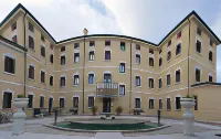 Villa Scalabrini Hotels near Cimitero di Asolo