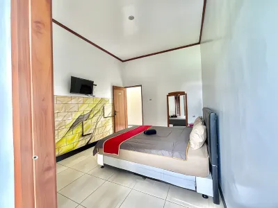 Artica Hotel & Homestay Hotels in Tawangmangu