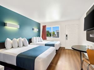 Studio 6 Suites Carpinteria, CA–Santa Barbara-South