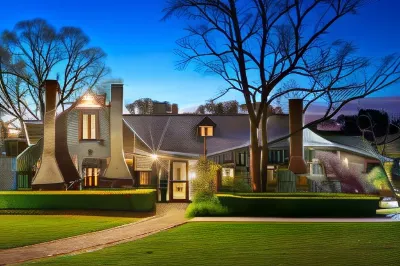 The Convent Hunter Valley Hotel فنادق في لوفديل