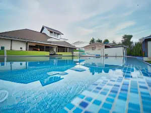 Jungle Bay Resorts & Spa