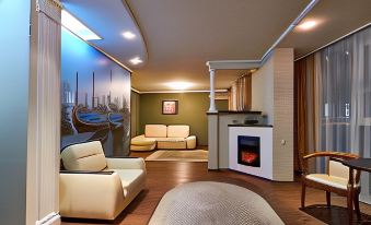 Pioneer Luxe Hotel