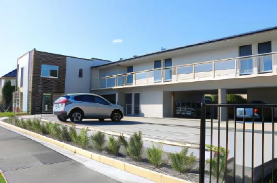 Mcm Motel Christchurch Hotels near Bealey Avenue