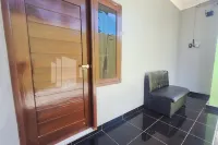 Vins Homestay Kroya Mitra RedDoorz Hotels in Kroya