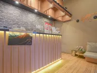 Tokyo Cubo Hotels in Cicendo