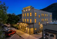 Stirling All Suites Hotel