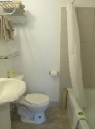 Edgewater Motel and Campground