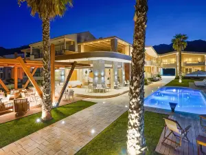 Lobelia Luxury Suites