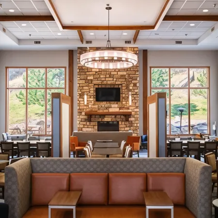 Holiday Inn Express & Suites CUSTER by IHG