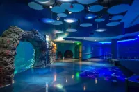 Summer Beach Vacay! 3bed & 3bath - Walk to beach, pool, golf, casinos, gated!