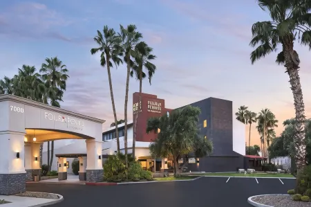 Four Points by Sheraton Tucson Airport Отели в г. Сауарита