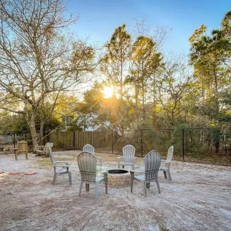 Island In This Dream: Family & Dog Friendly Home on Oak Island!
