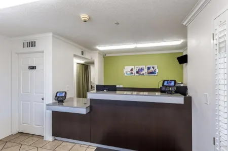 Studio 6 Albuquerque, NM - North Отели в г. Лос Ранчос де Олбукерк