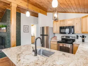 Harpers Ferry Cabin Hot Tub, Deck, Fire Pit, Wifi