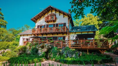 Le Chalet Montégut Hotel a Saint-Menoux