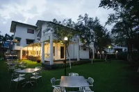 Hangout Villas