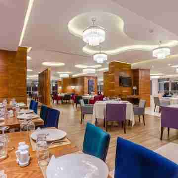 Ferdi Lilly Dining/Meeting Rooms