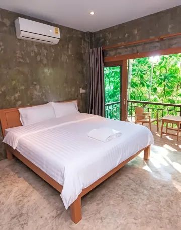 ห้องเตียงคิงไซส์ พร้อมระเบียง