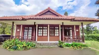 魯昂尼亞曼蘇卡納加利度假村 - 停車場