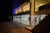White Pearl Residency Hotel di Periyamudaliyar Chavadi