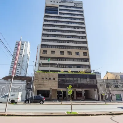 Hotel Victoria Villa Curitiba by Nacional Inn Отели рядом с достопримечательностью «Площадь Тирадентис»