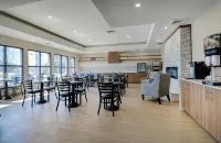 Anchorage Inn and Suites - parking