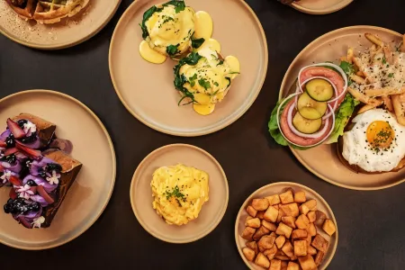 The English Hotel, Las Vegas, a Tribute Portfolio Hotel Отели рядом с достопримечательностью «Counts Kustoms»