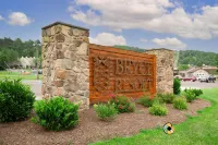 Slope Side Access and Community Pool Delight - Cozy Rustic Retreat