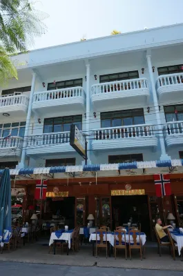 Dee-Lek Guesthouse and Restaurant
