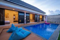 Odetta Villa Puncak - Private Pool - Villas