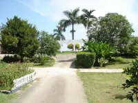 Free Transportation. Private Villa.  Amazing Ocean View, Pool, And housekeeper. Hotels in 
