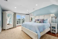 Luxury Beach Access and Elegant Design - Stunning Sea Captain's Haven Hotels in Harwich Port