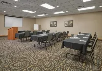 Neighbourhood Inn Hotels in Bonnyville - Parkplatz