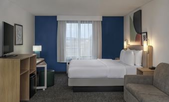 Spark by Hilton Denver International Airport