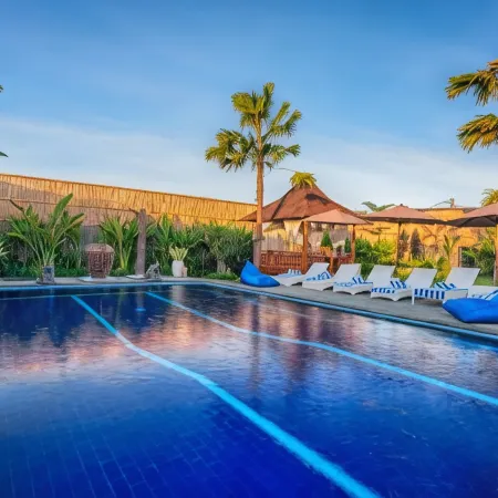 Kubu Dimel Suites and Villas Resort Отели рядом с достопримечательностью «Пляж Гегер»