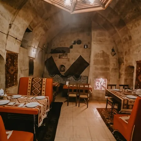 Born Hotel