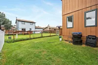 Cozy Northern Den: Centrally Located 2BR+1.5BA 住宿飯店