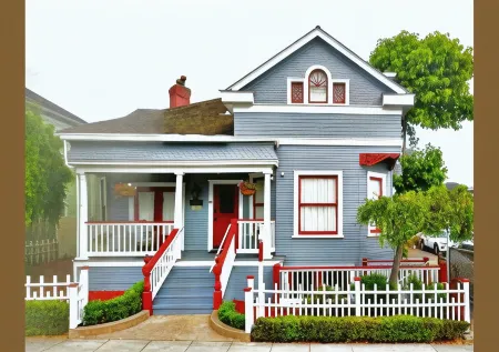 Pacific Grove Inn Отели рядом с достопримечательностью «Асиломар Бич Вью»