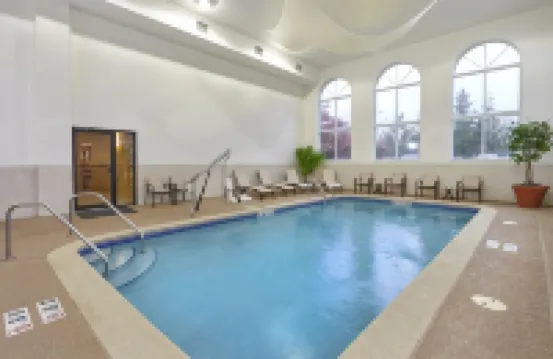 Holiday Inn Express & Suites CHICAGO-LIBERTYVILLE by IHG Hotels in Libertyville