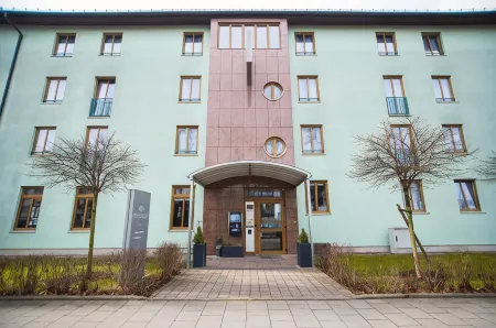 Hotel Perlach Allee by Blattl Отели в г. Унтерхахинг