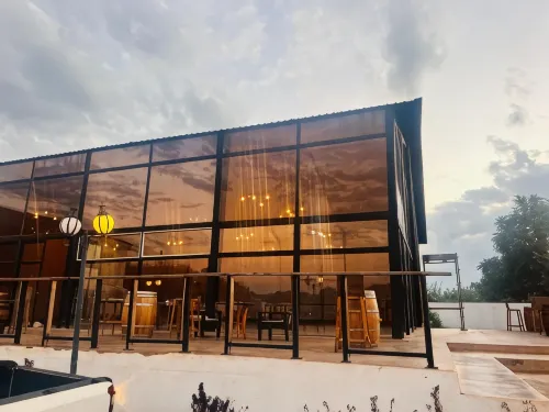 The Shed Venue & Boutique Hotel - balcony