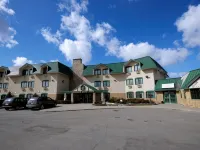 Travelodge by Wyndham Lacombe Hotels in Lacombe