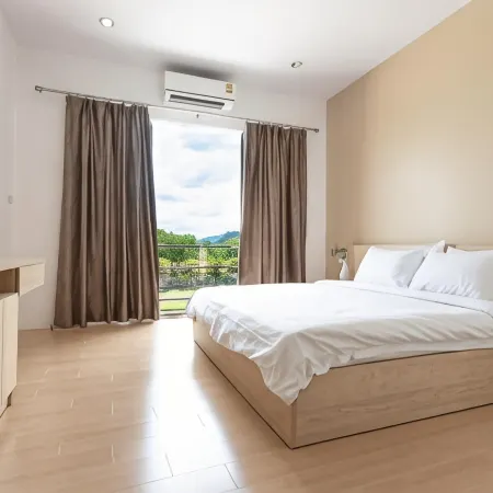 O2 Hotel Lopburi